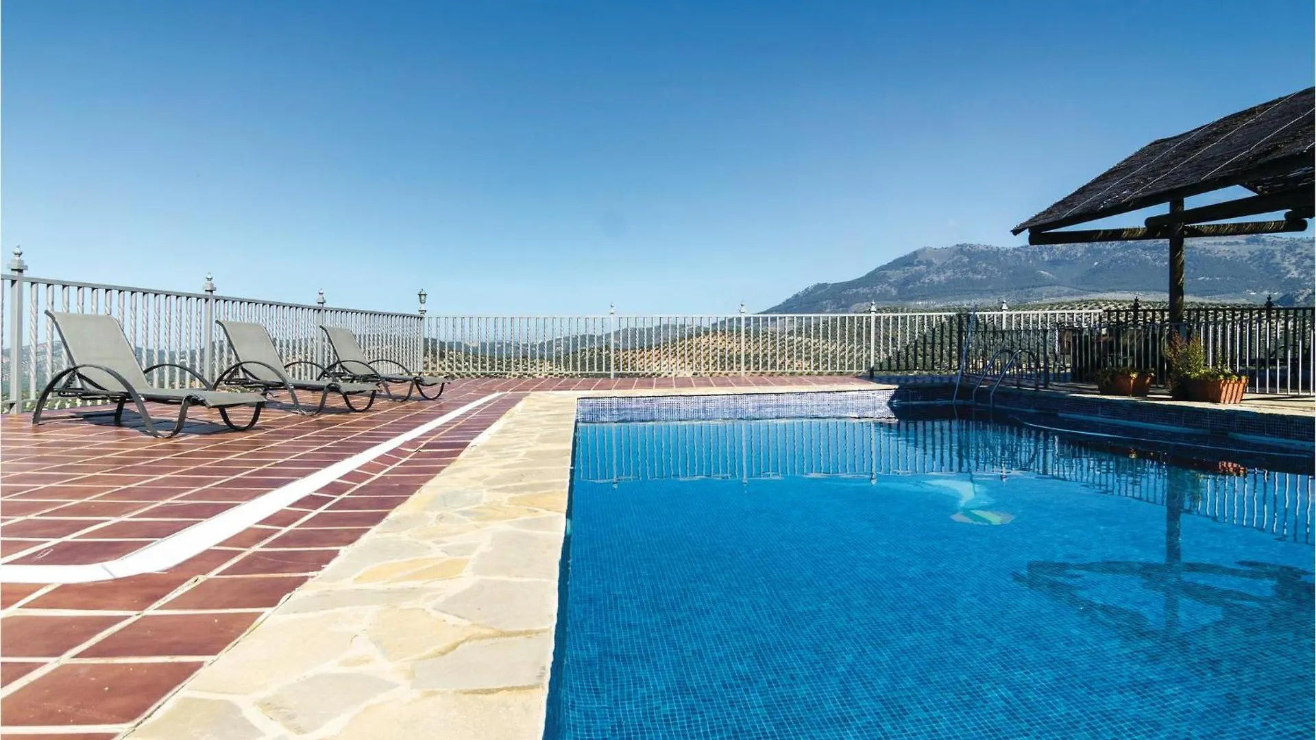 Holiday home Cozy Home In Iznajar With Kitchen