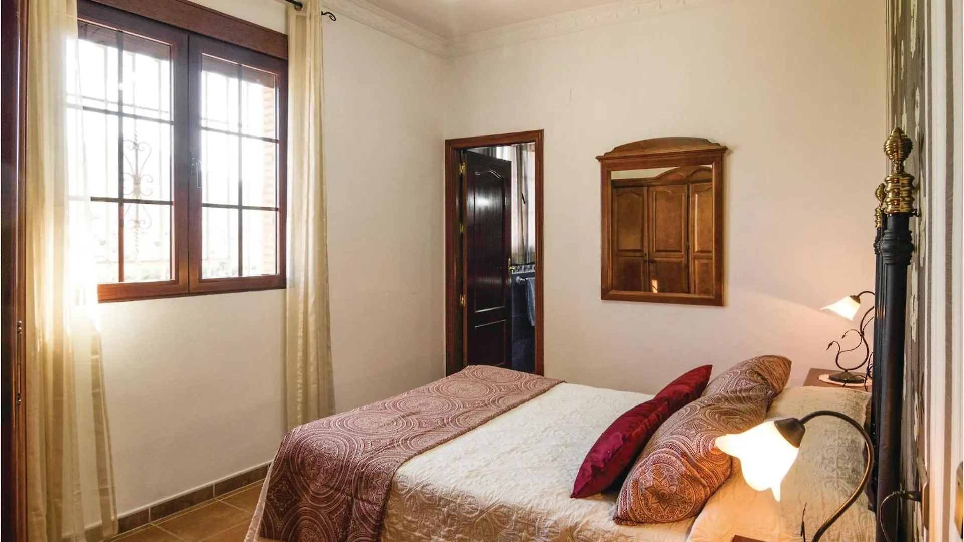 Holiday home Cozy Home In Iznajar With Kitchen