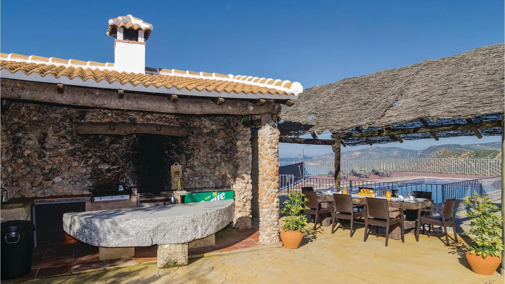 Cozy Home In Iznajar With Kitchen Holiday home