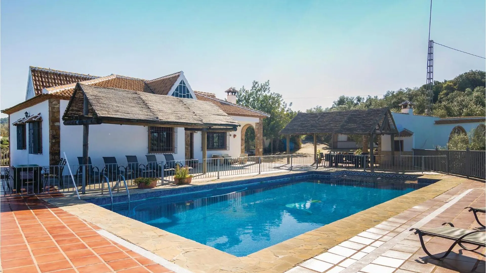Cozy Home In Iznajar With Kitchen