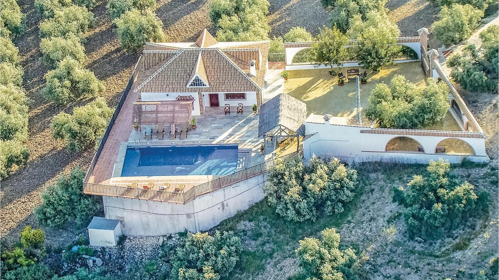 Feriehus Cozy Home In Iznajar With Kitchen Spanien